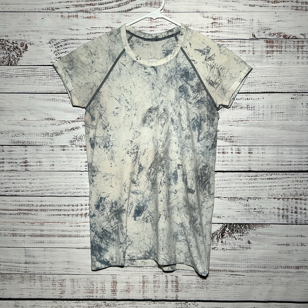 Lululemon Swiftly Tech Short Sleeve 2.0 MultiDye
Multi Dye White Grey Black 8 - Picture 7 of 17